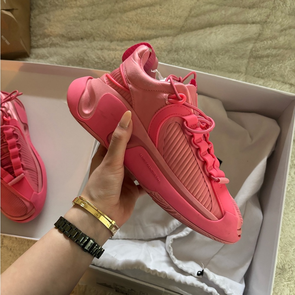 Balmain “sneaker B runner”